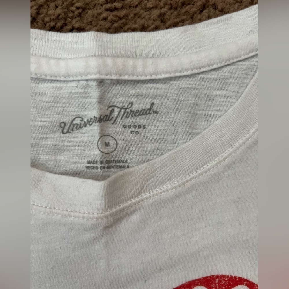 Universal Thread- Tee Shirt - Picture 3 of 3